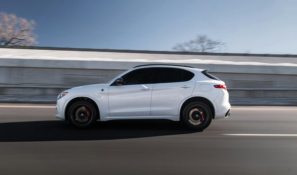 Descubra os prós e contras de conduzir uma moto elétrica: análise completa